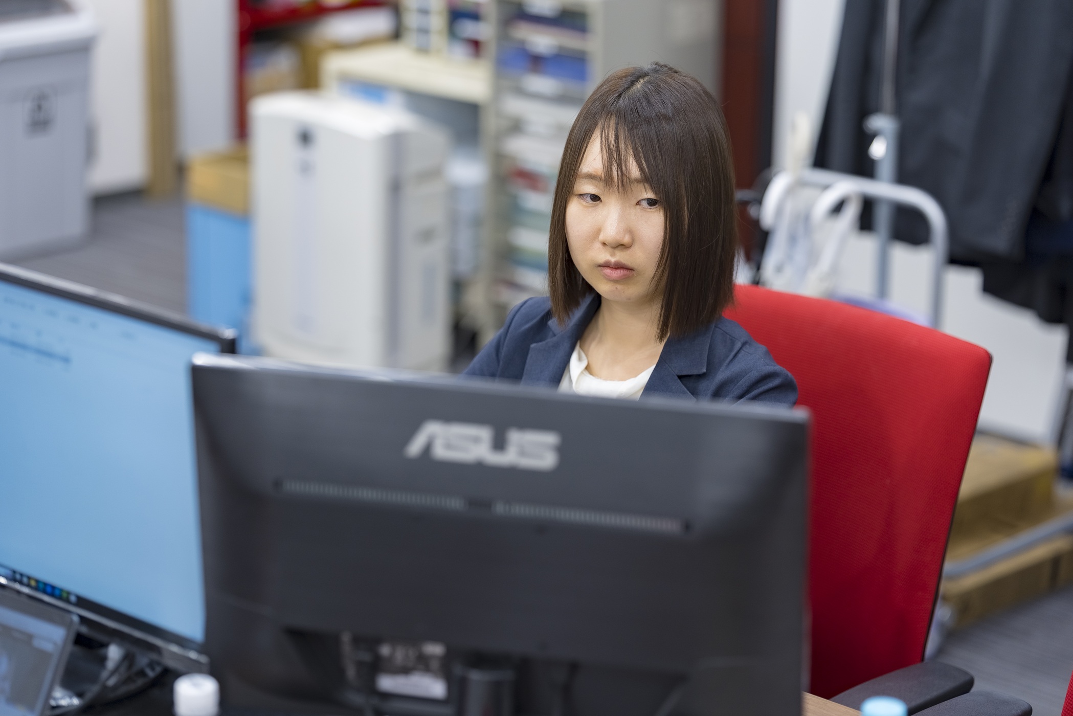 株価算定や専門的なレポート作成、クライアント向け資料の作成を行っています